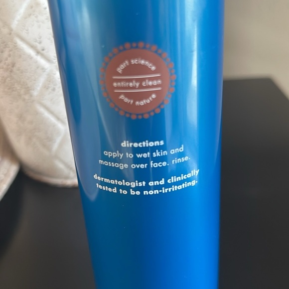 Bioelements Decongestant Cleanser - Picture 4 of 8